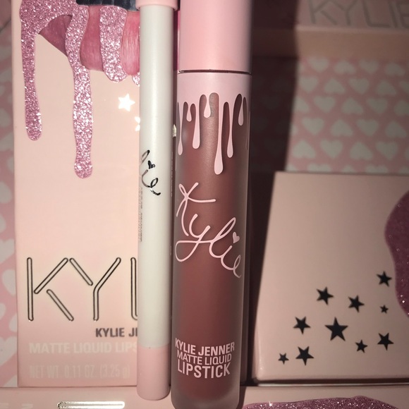 Kylie Jenner “TWENTY” colored LipKit - Picture 4 of 7